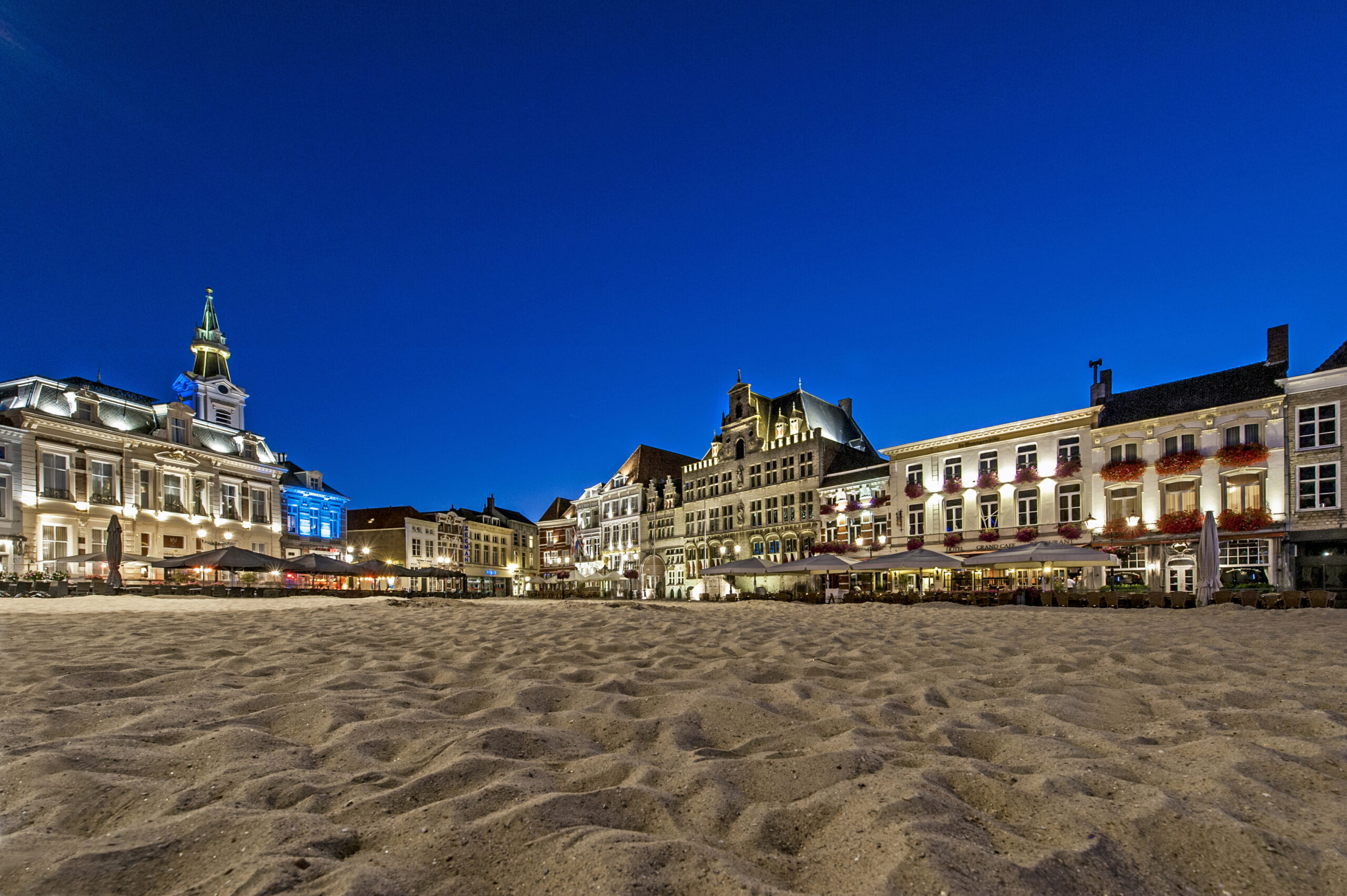 Grote Markt verandert opnieuw in zandarena tijdens Beachvolleybaltoernooi van 2 tot 5 juli