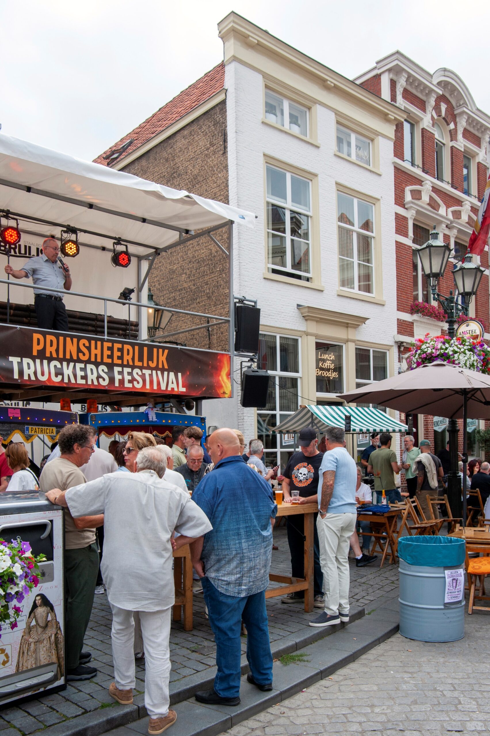 Feestelijke sfeer bij Truckers Festival - Bergen op Zoom