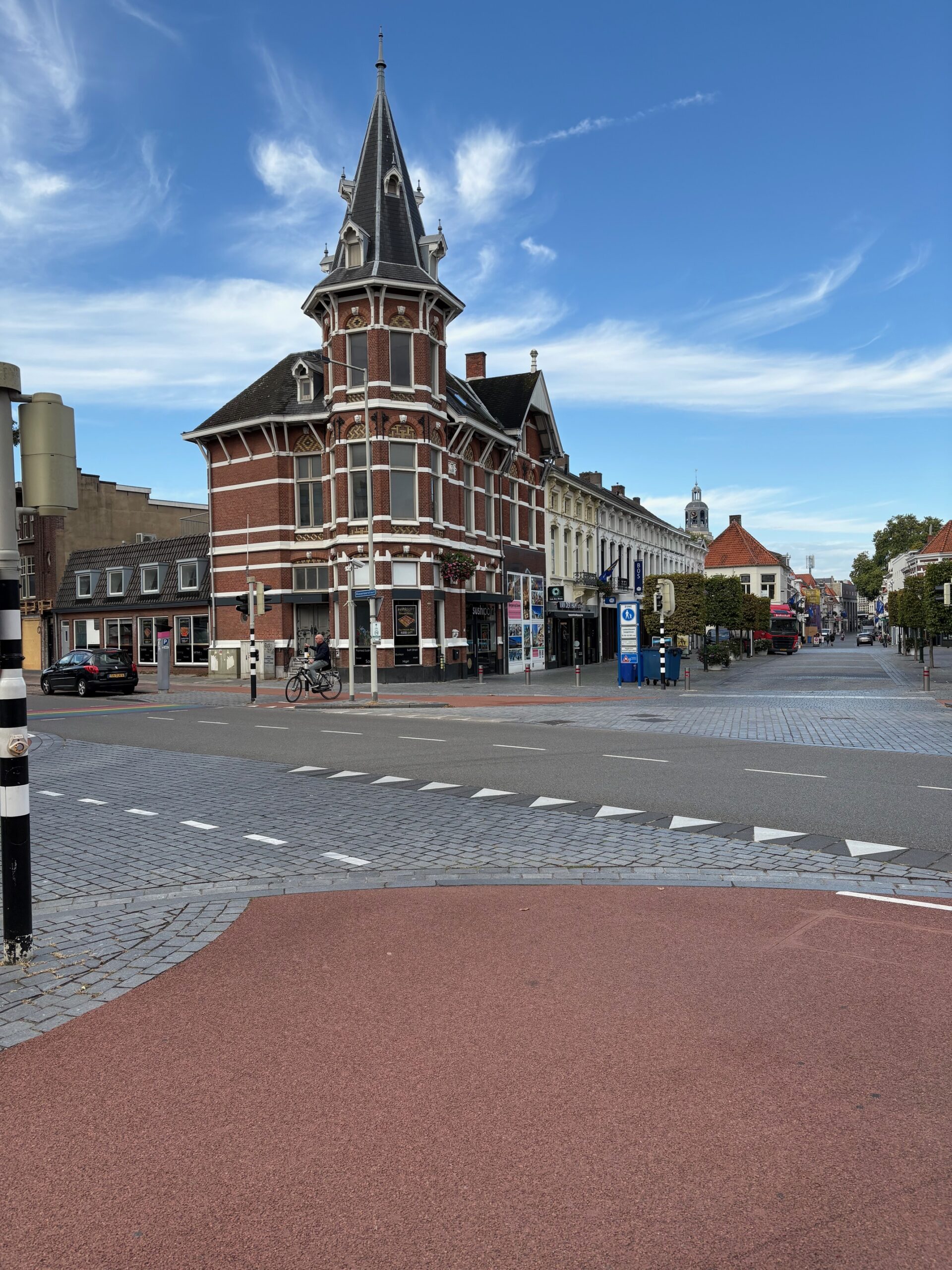 Historisch gebouw en straat - Bergen op Zoom