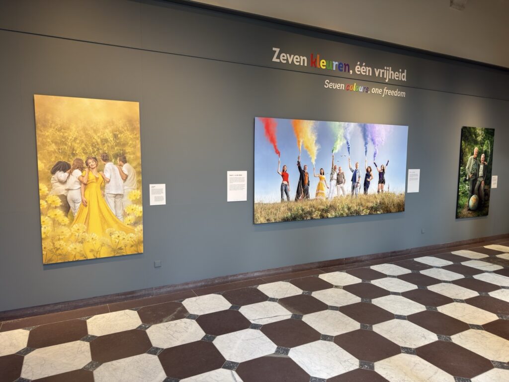 Schilderijenexpositie in kunstgalerie - Bergen op Zoom