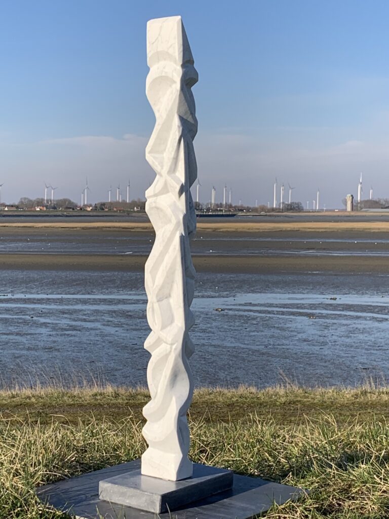 Marmeren sculptuur aan de waterkant - Bergen op Zoom
